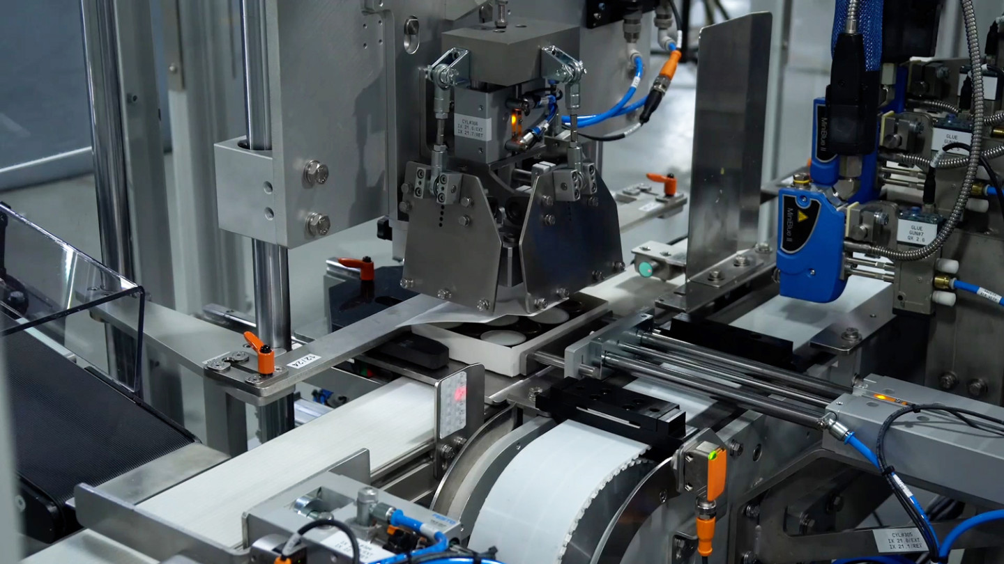 NTP-10 | Tray packer for forming, loading & sealing - Rychiger